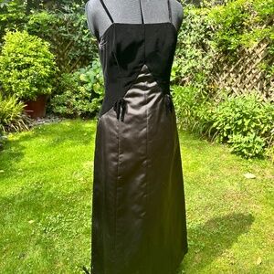 Oleg Casini Black Tie Velvet/ satin full length evening dress Fits like a 6